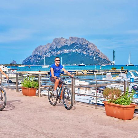 Felix Hotels - Hotel Residence Porto San Paolo ポルト・サン・パーオロ エクステリア 写真