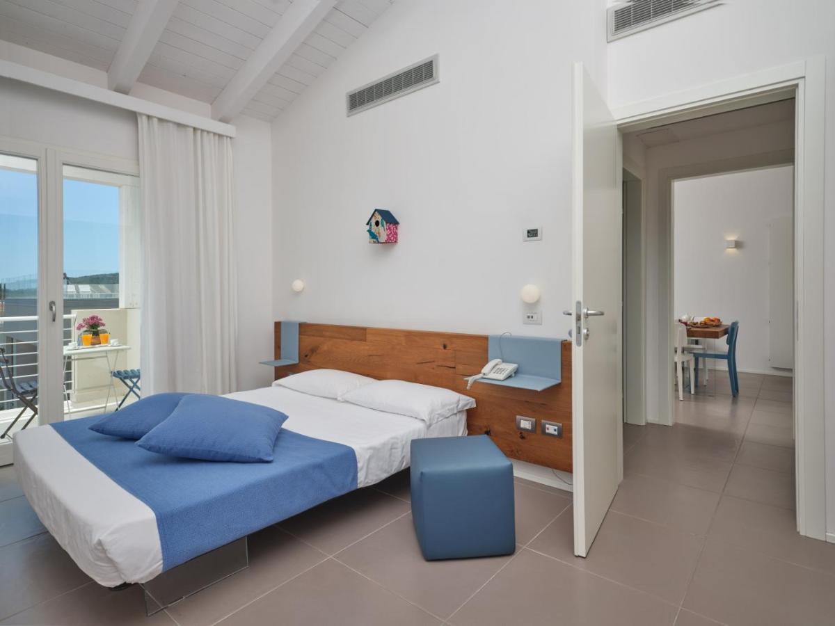 Felix Hotels - Hotel Residence Porto San Paolo ポルト・サン・パーオロ エクステリア 写真