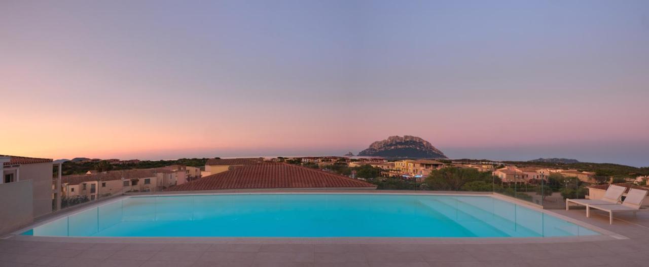 Felix Hotels - Hotel Residence Porto San Paolo ポルト・サン・パーオロ エクステリア 写真