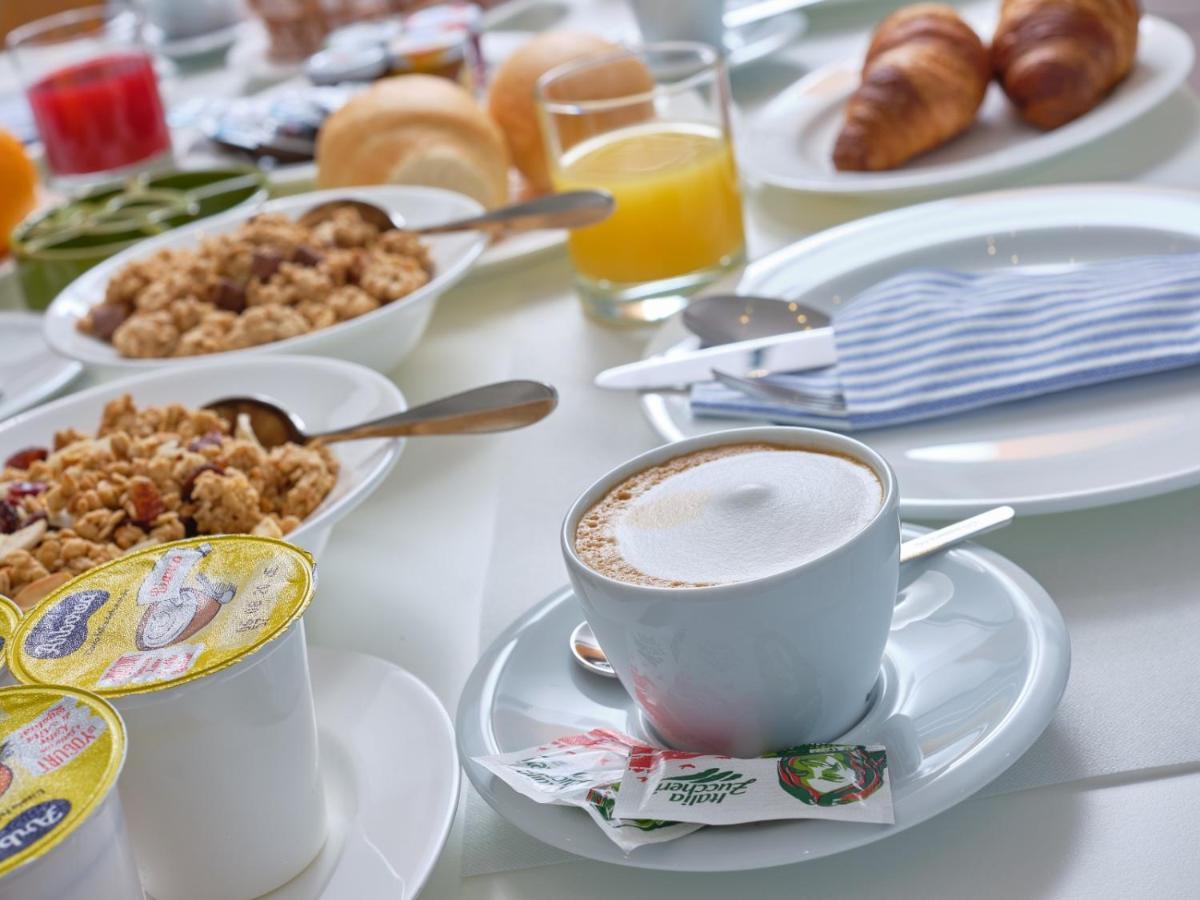 Felix Hotels - Hotel Residence Porto San Paolo ポルト・サン・パーオロ エクステリア 写真
