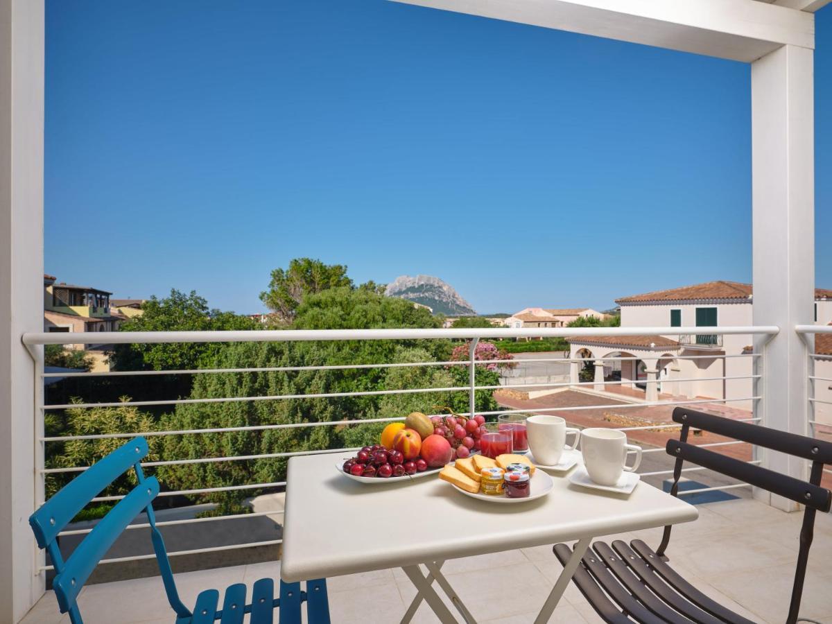 Felix Hotels - Hotel Residence Porto San Paolo ポルト・サン・パーオロ エクステリア 写真