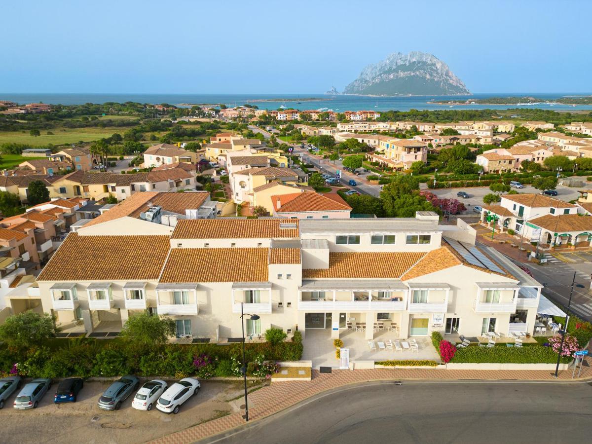 Felix Hotels - Hotel Residence Porto San Paolo ポルト・サン・パーオロ エクステリア 写真