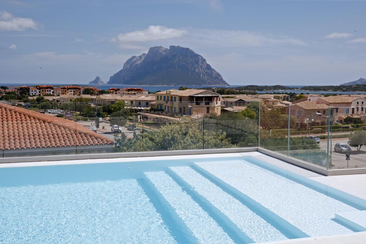 Felix Hotels - Hotel Residence Porto San Paolo ポルト・サン・パーオロ エクステリア 写真